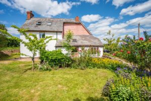 Ty-Canol Farm, Llanvapley