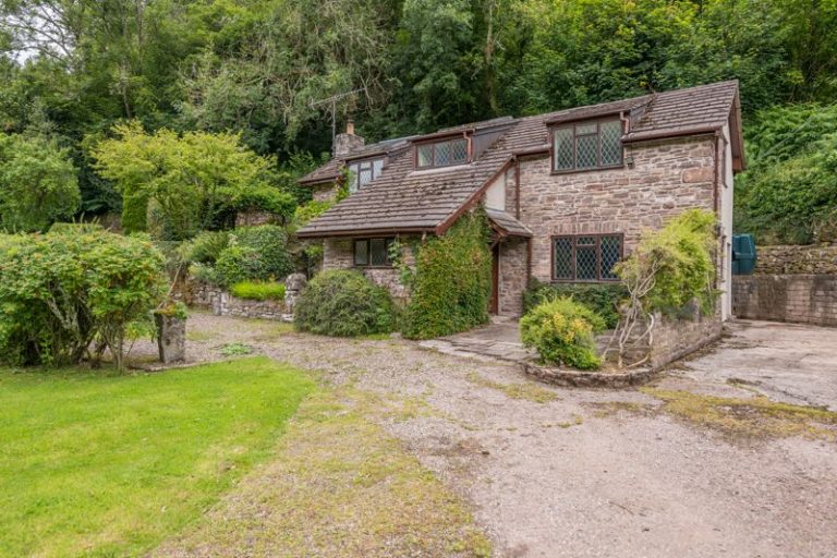 Cwmyoy, Abergavenny Parrys Estate Agents