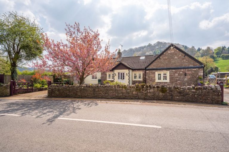 Whitchurch, RossOnWye Parrys Estate Agents