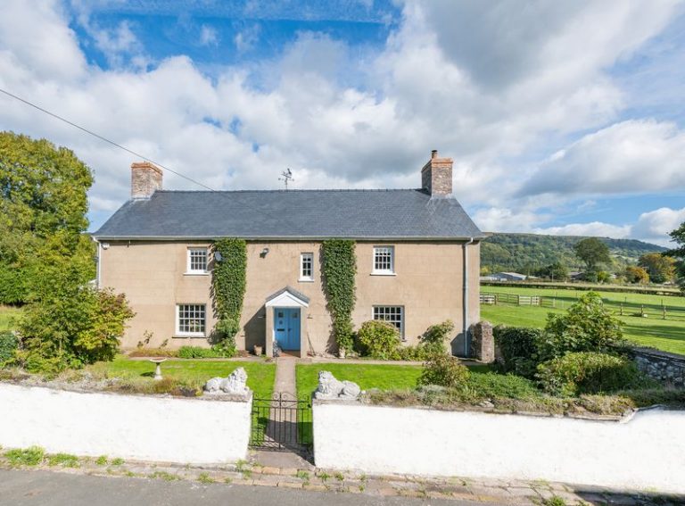 Lower Common, Gilwern Parrys Estate Agents